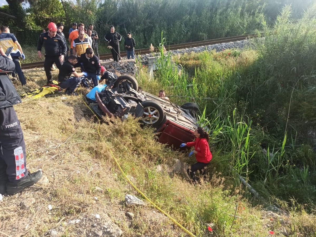 Aydın'ın Sultanhisar ilçesinde otomobilin devrilmesi sonucu 1 kişi hayatını kaybetti. Bölgeye...