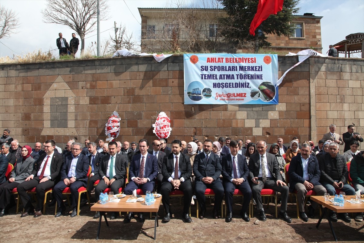 Bitlis'in Ahlat ilçesinde Su Sporları Merkezi temel atma töreni düzenlendi. Törene, Vali Ahmet...