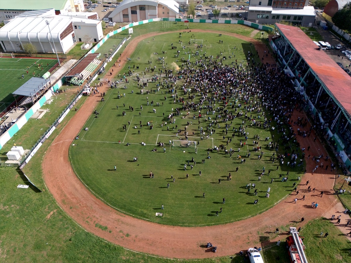 Bölgesel Amatör Ligi 1. Grup'ta ligin bitmesine bir hafta kala şampiyonluğunu ilan eden 12...