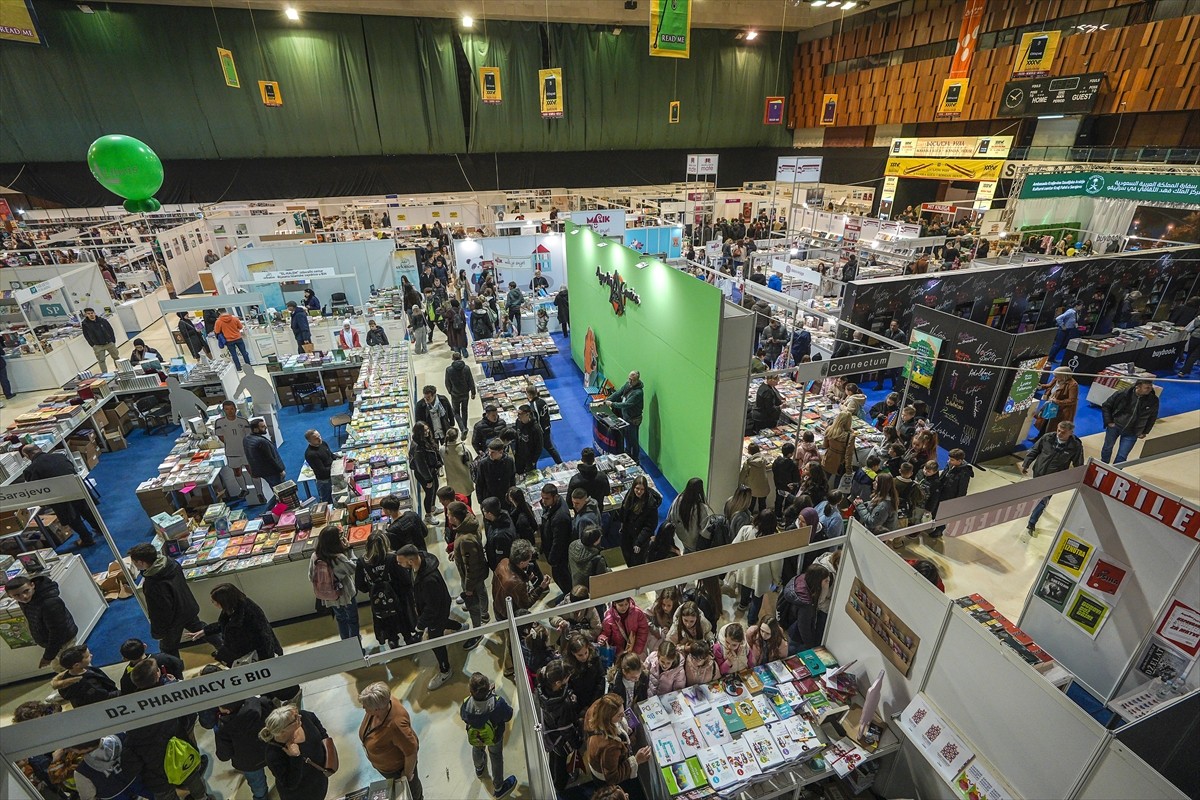 Bosna Hersek'in başkenti Saraybosna'da 36'ncısı düzenlenen ve 200'den fazla yayınevinin katılım...