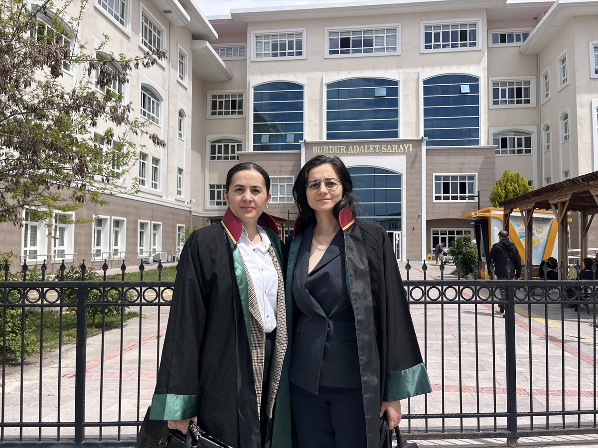 Burdur'da 28 yaşındaki Özlem Şımarık'ın öldürülmesine ilişkin 9 sanığın yargılanmasına devam...