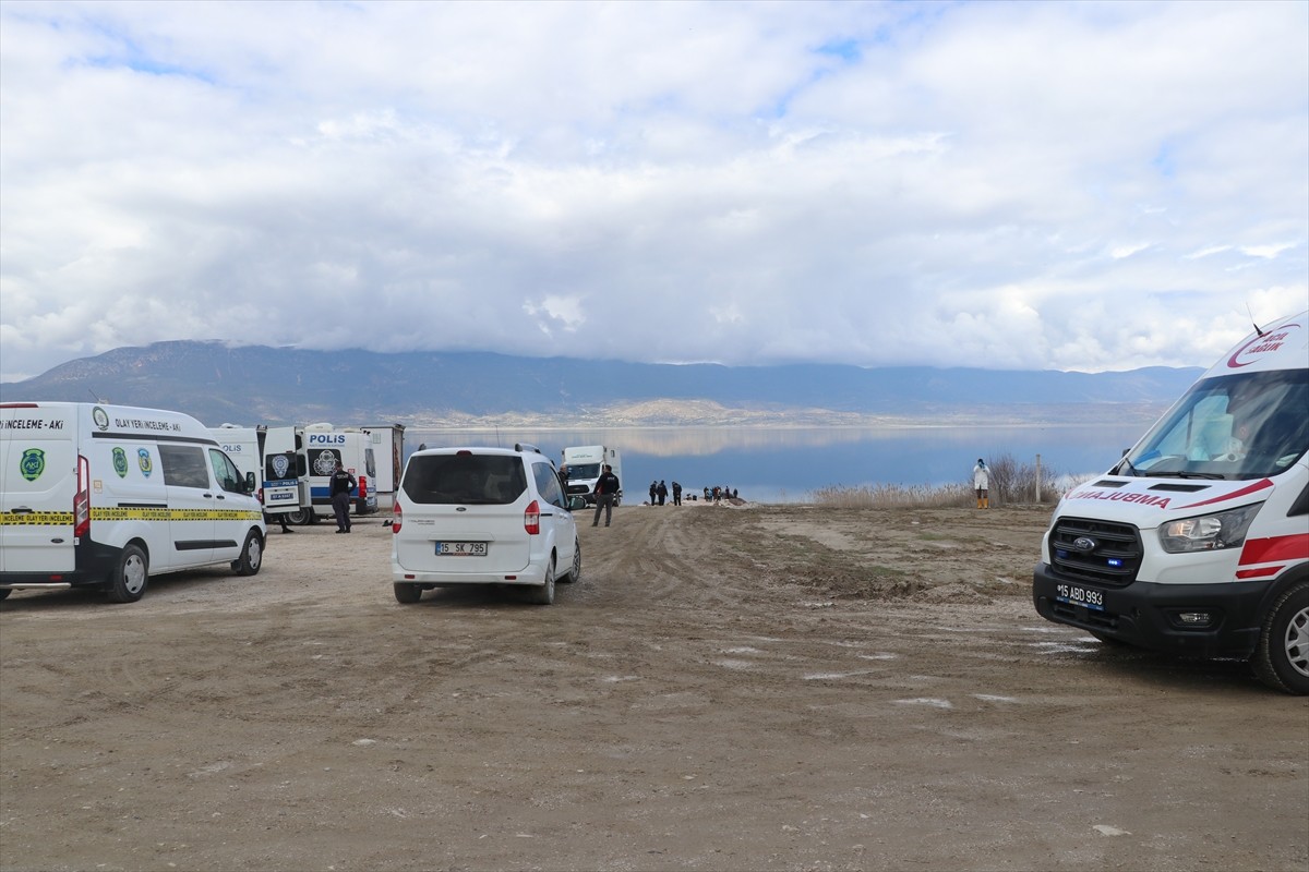 Burdur'da 4 gündür kayıp olarak aranan kişinin cansız bedeni Burdur Gölü'nde bulundu. Burdur İl...