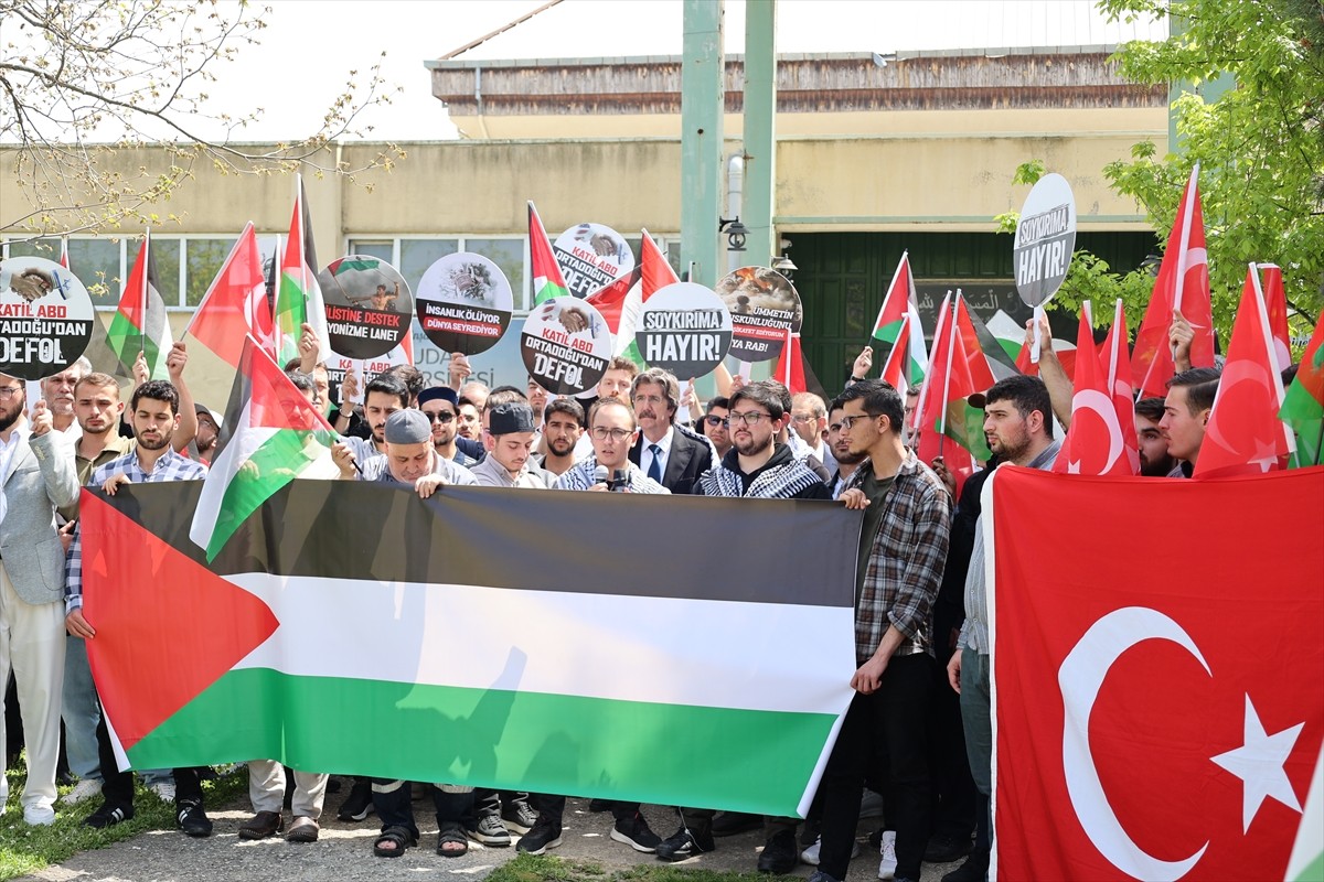 Bursa'da İsrail'in Gazze'ye yönelik saldırıları, Filistinli Öğrenciler Topluluğunca protesto...