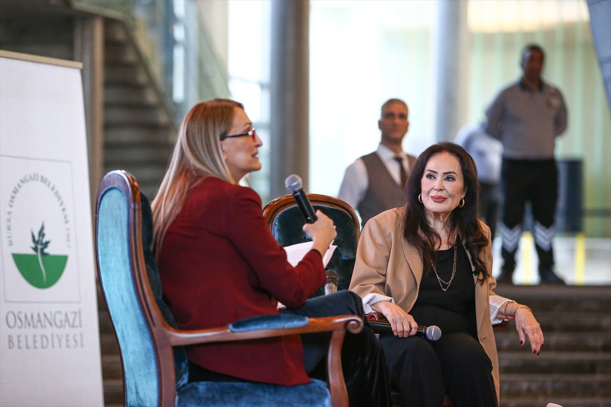 Bursa'da Osmangazi Belediyesince "Yılın Aydını Yaşar Kemal" etkinlikleri kapsamında usta oyuncu...