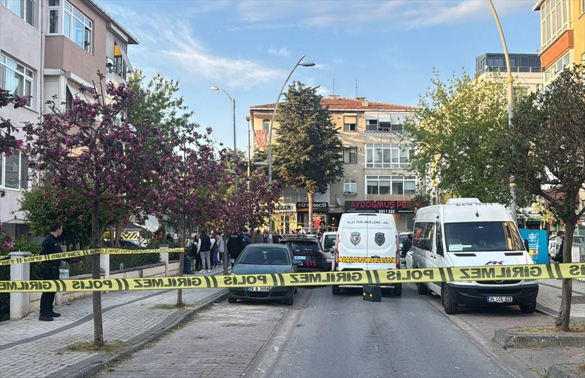 Büyükçekmece'de bir müteahhidin araç park yeri tartışması sırasında silahla vurduğu iki kişiden...