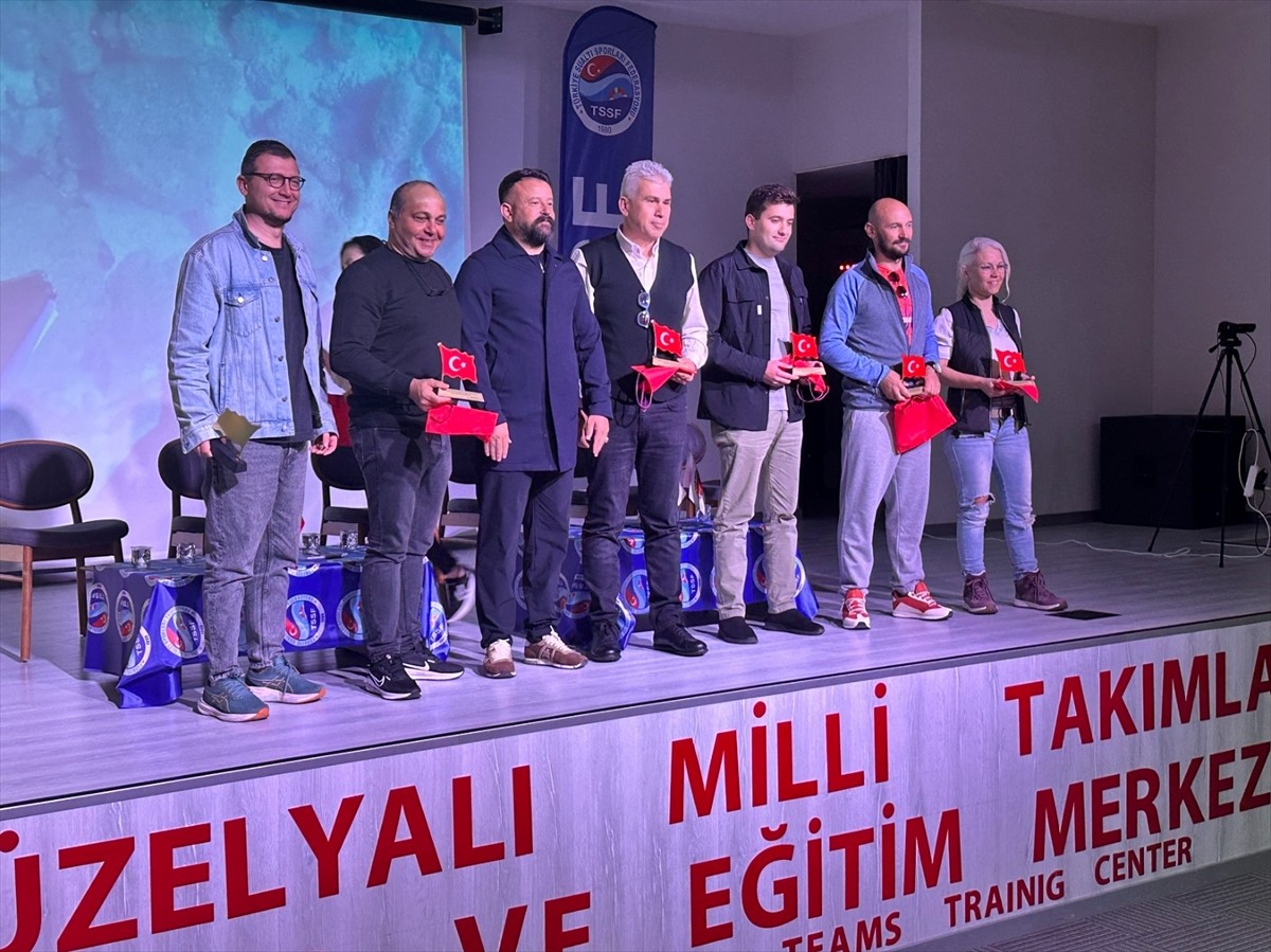 Çanakkale'de Türkiye Sualtı Sporları Federasyonu (TSSF) tarafından Zıpkınla Balık Avı ve Serbest...