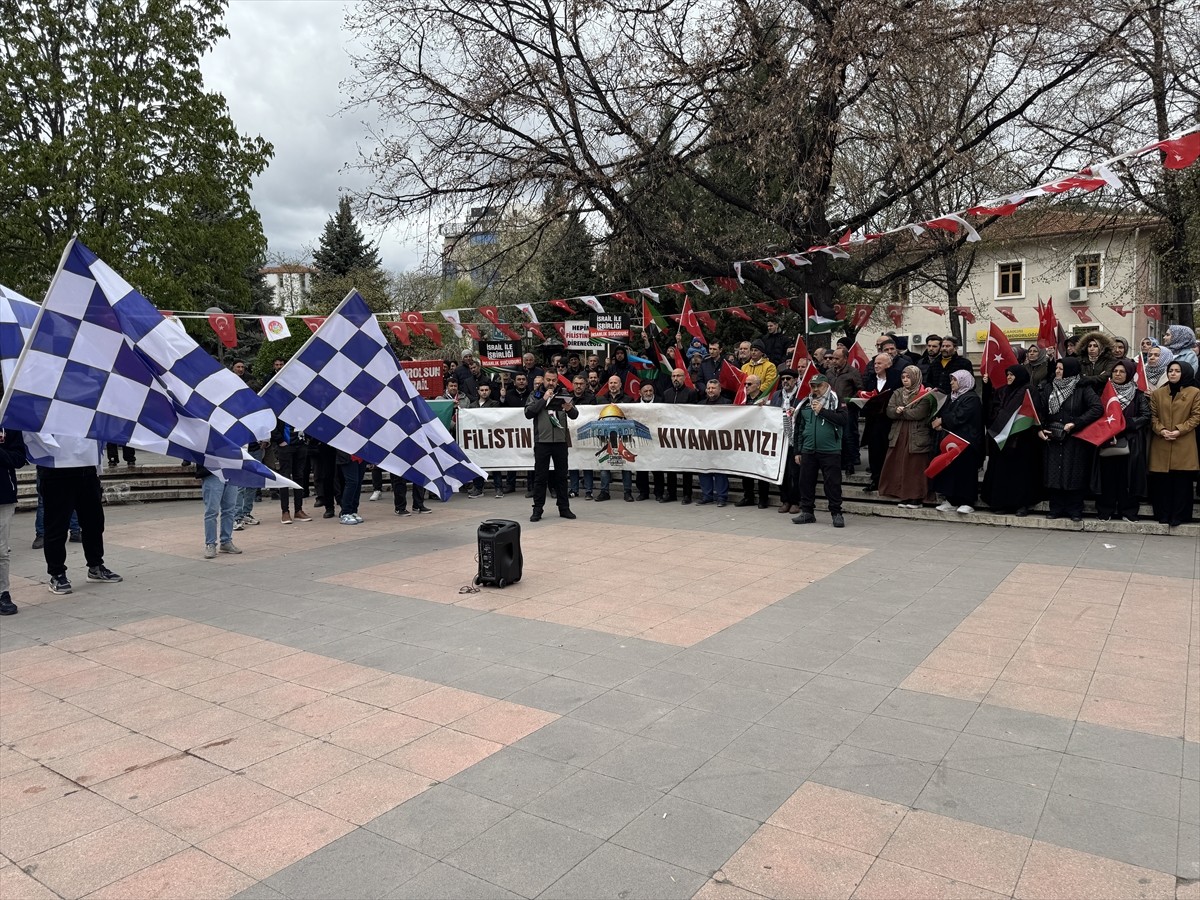 Çankırı'da İsrail'in Gazze'ye yönelik saldırıları protesto edildi. Çankırı İHH İnsani Yardım...