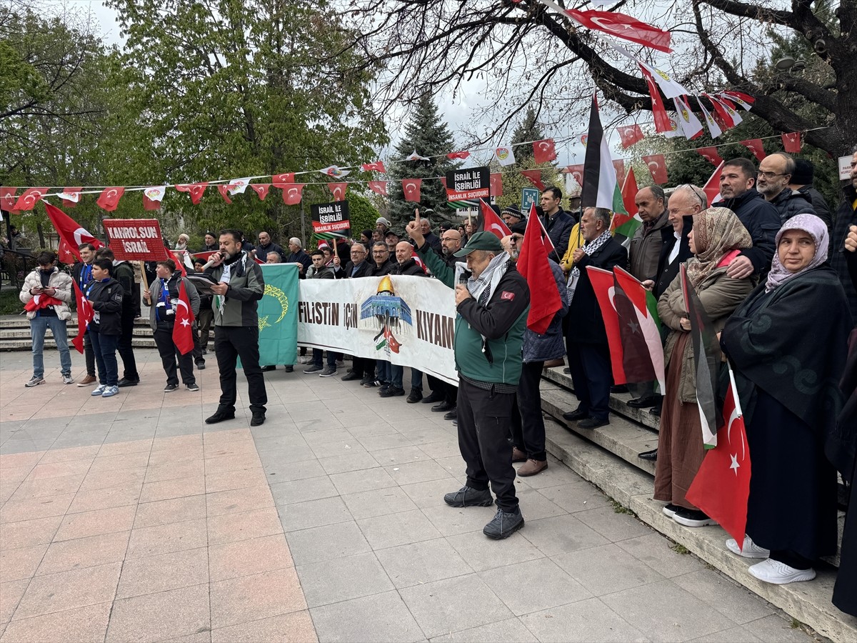 Çankırı'da İsrail'in Gazze'ye yönelik saldırıları protesto edildi. Çankırı İHH İnsani Yardım...