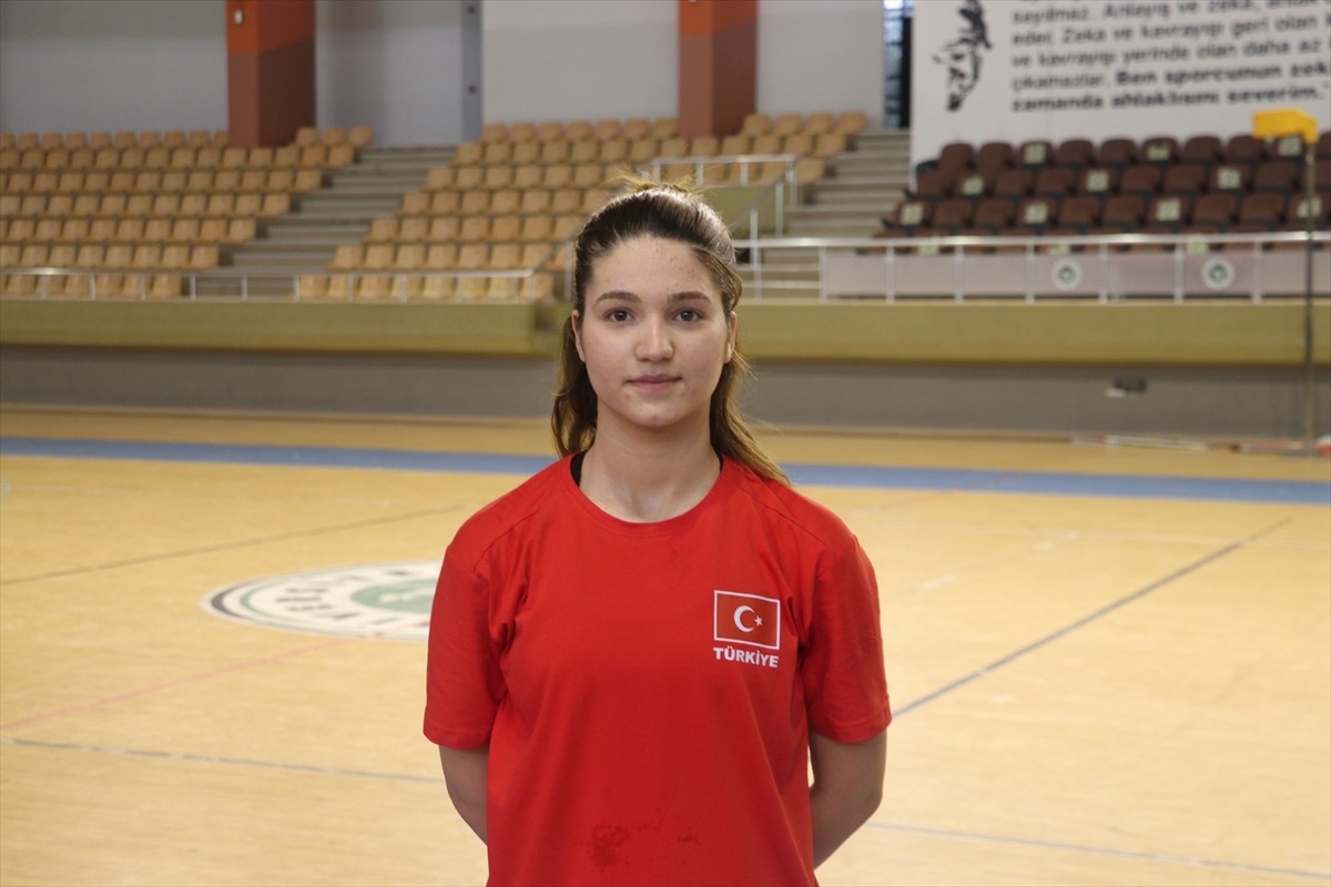 Çekya'nın Kutna Hora kentinde düzenlenecek IKF 19 Yaş Altı Korfbol Dünya Şampiyonası D Grubu'nda...