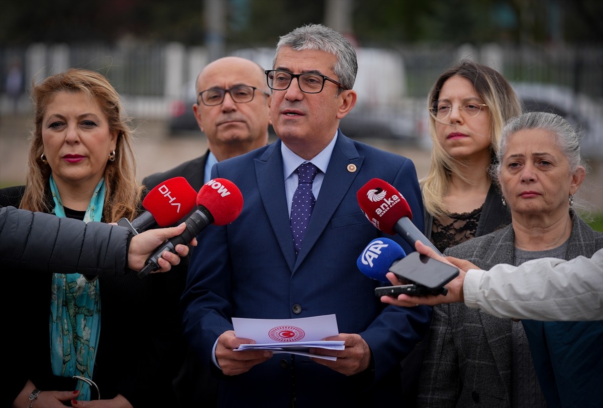 CHP, 2 kanun ile 4 Cumhurbaşkanlığı kararnamesinin yürürlüğünün durdurulması ve iptali için...