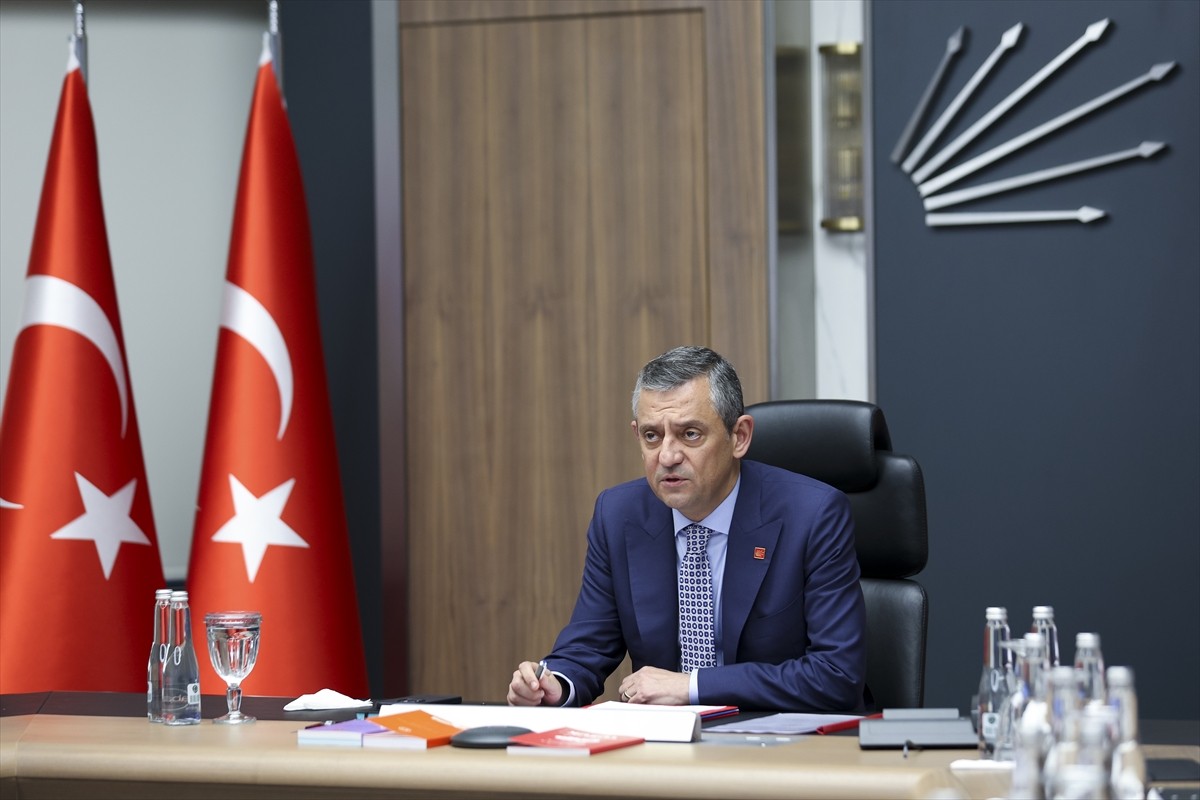 CHP Genel Başkanı Özgür Özel, Sosyal Demokrat Belediyecilik Eşgüdüm Konseyi (SODEMBEK)...