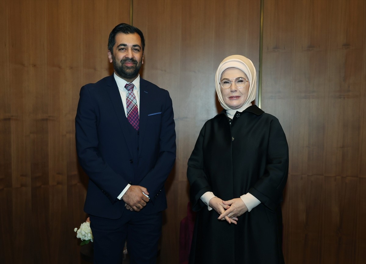 Cumhurbaşkanı Recep Tayyip Erdoğan'ın eşi Emine Erdoğan (sağda), eski İskoçya Bölgesel Başbakanı...