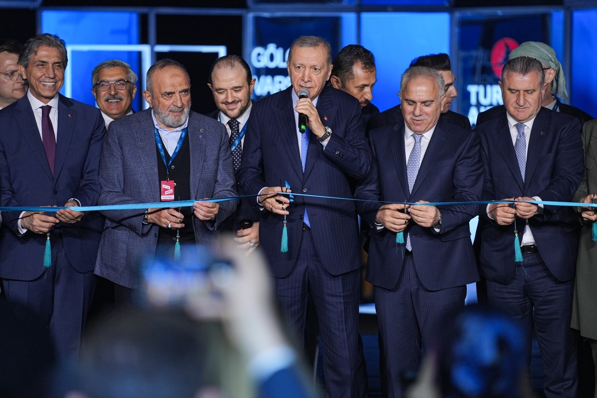 Cumhurbaşkanı Recep Tayyip Erdoğan, 3. Uluslararası Yeditepe Bienali açılış törenine katıldı....