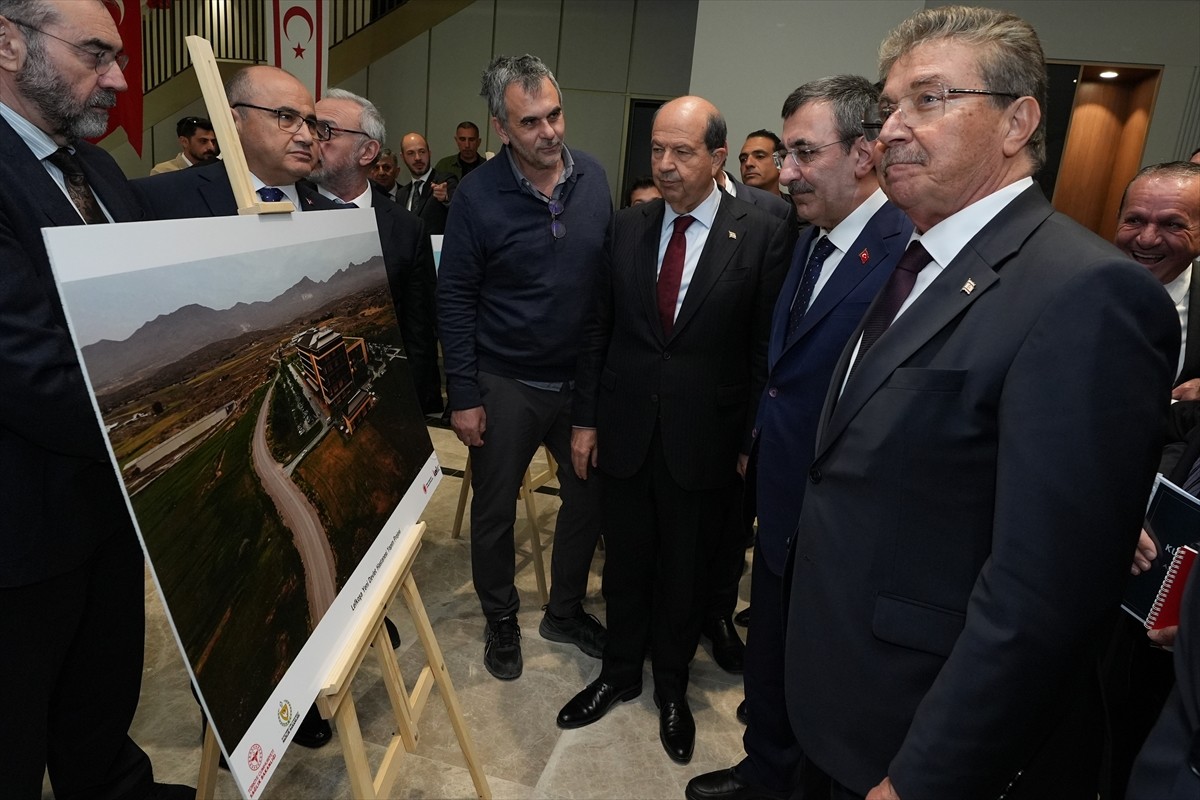 Cumhurbaşkanı Yardımcısı Cevdet Yılmaz (sağ 2), Kuzey Kıbrıs Türk Cumhuriyeti'nde (KKTC) Lefkoşa...