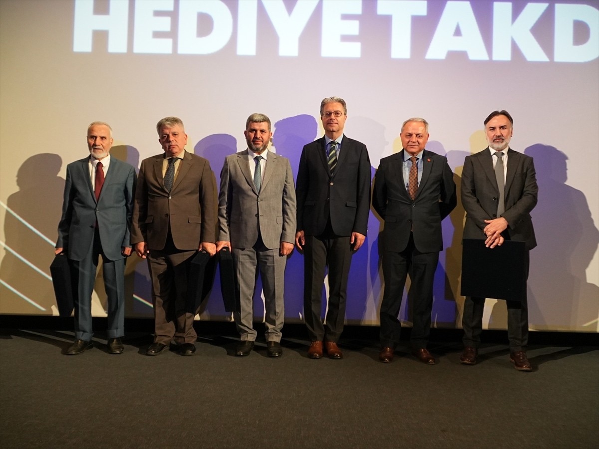 Danimarka Türk Diyanet Vakfının (DTDV) 40. kuruluş yılı dolayısıyla hazırlanan “Gurbet Çınarı”...