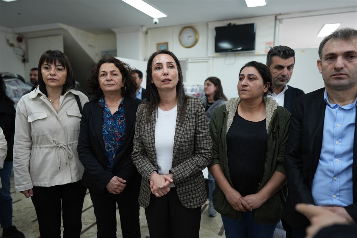 DEM Parti Eş Genel Başkanı Tülay Hatimoğulları (sol 3), 1 Mayıs Emek ve Dayanışma Günü kapsamında...