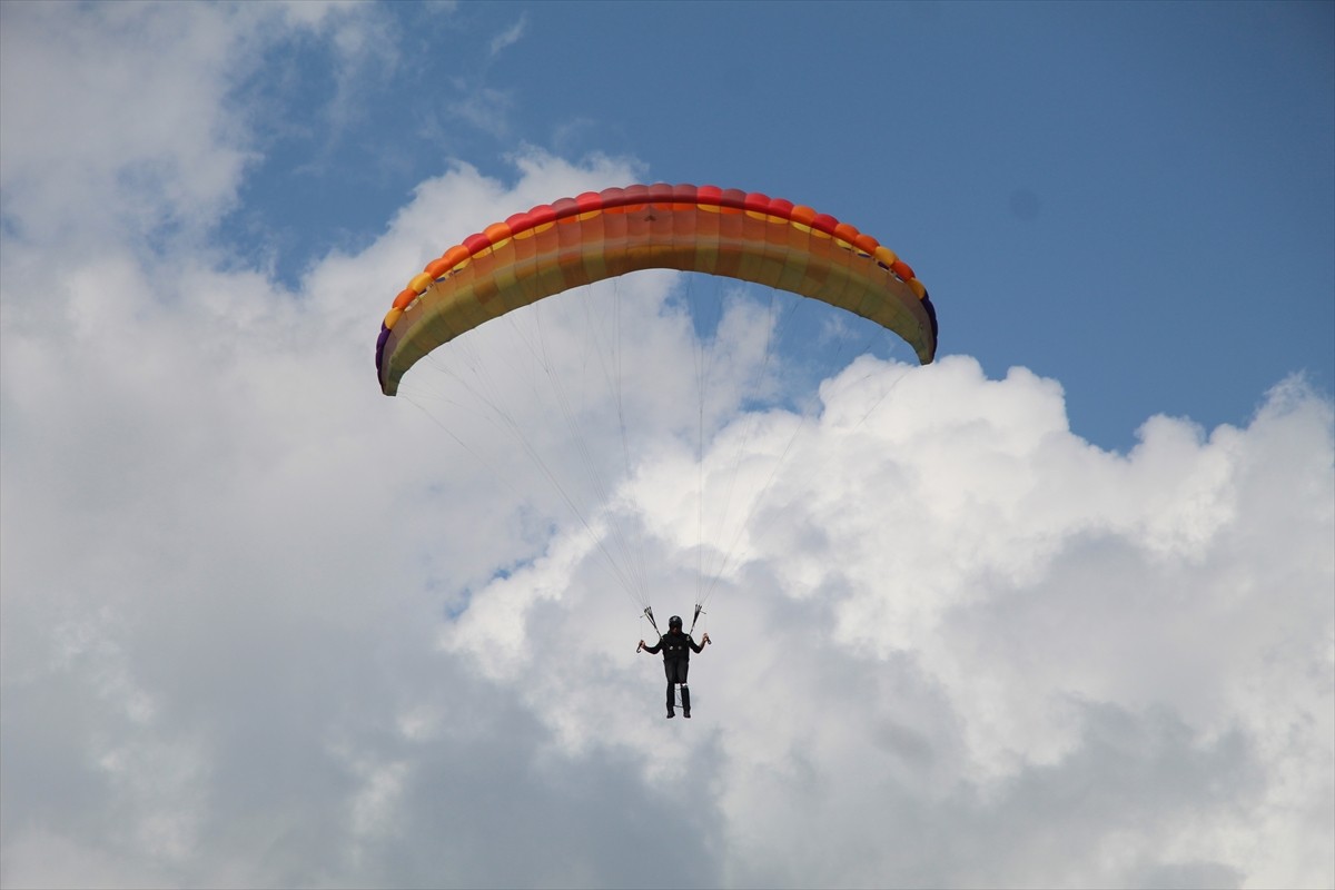 Dünya Yamaç Paraşütü Hedef Şampiyonası'nın 2. etabı Antalya'nın Alanya İçesinde...