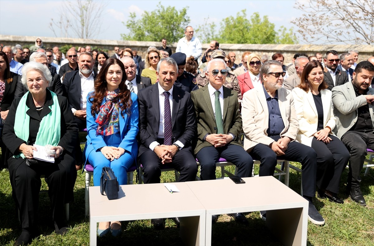 Edirne'de, 2. Murat döneminde yaptırılan Edirne Muradiye Mevlevihanesi'nin yeniden ihyası için...
