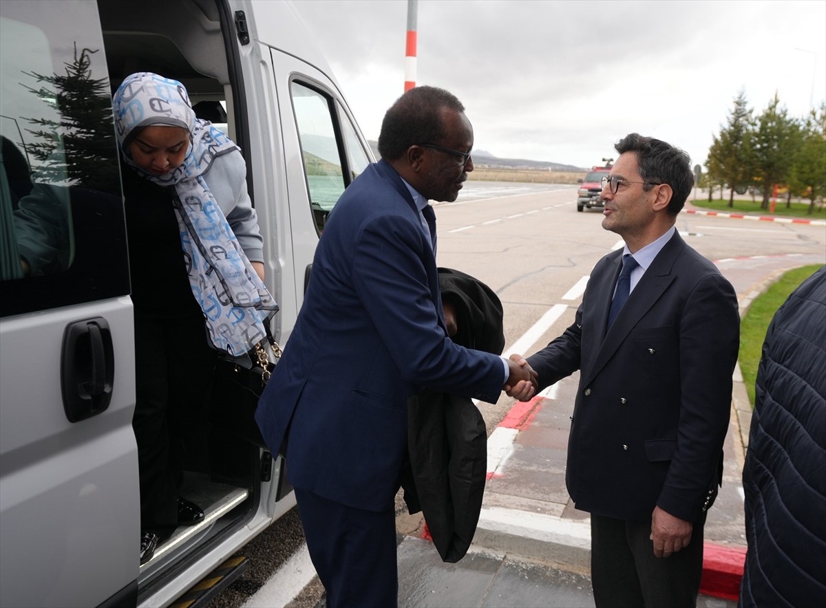 Ekonomik İşbirliği Teşkilatı (EİT) tarafından 2025 yılı için "Turizm Başkenti" seçilen Erzurum’da...