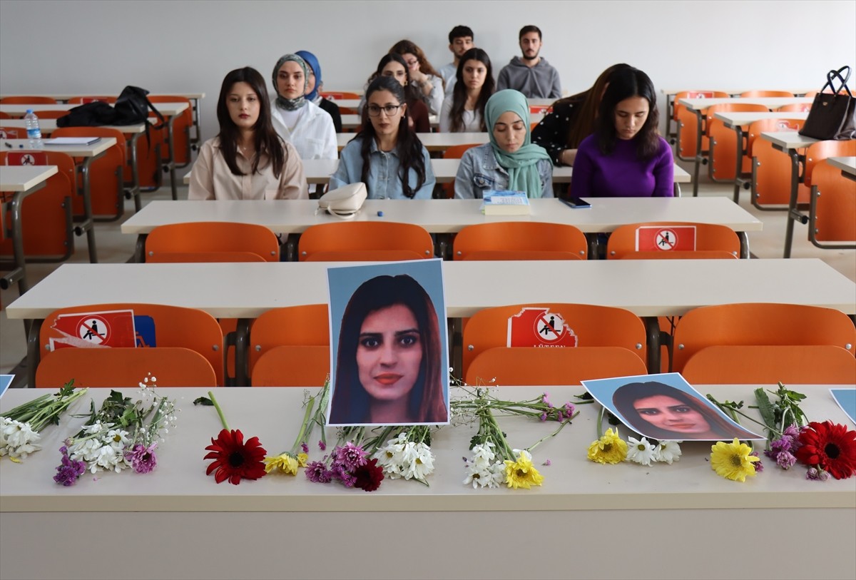 Erzincan Binali Yıldırım Üniversitesi Sosyal Hizmet Bölümü öğrencileri, Erzurum'da eşi tarafından...