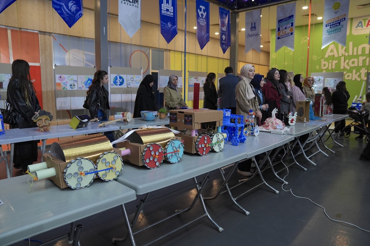 Erzurum'da geri dönüştürülebilir atıklara dikkati çekmek amacıyla geleneksel "Sıfır Atık...