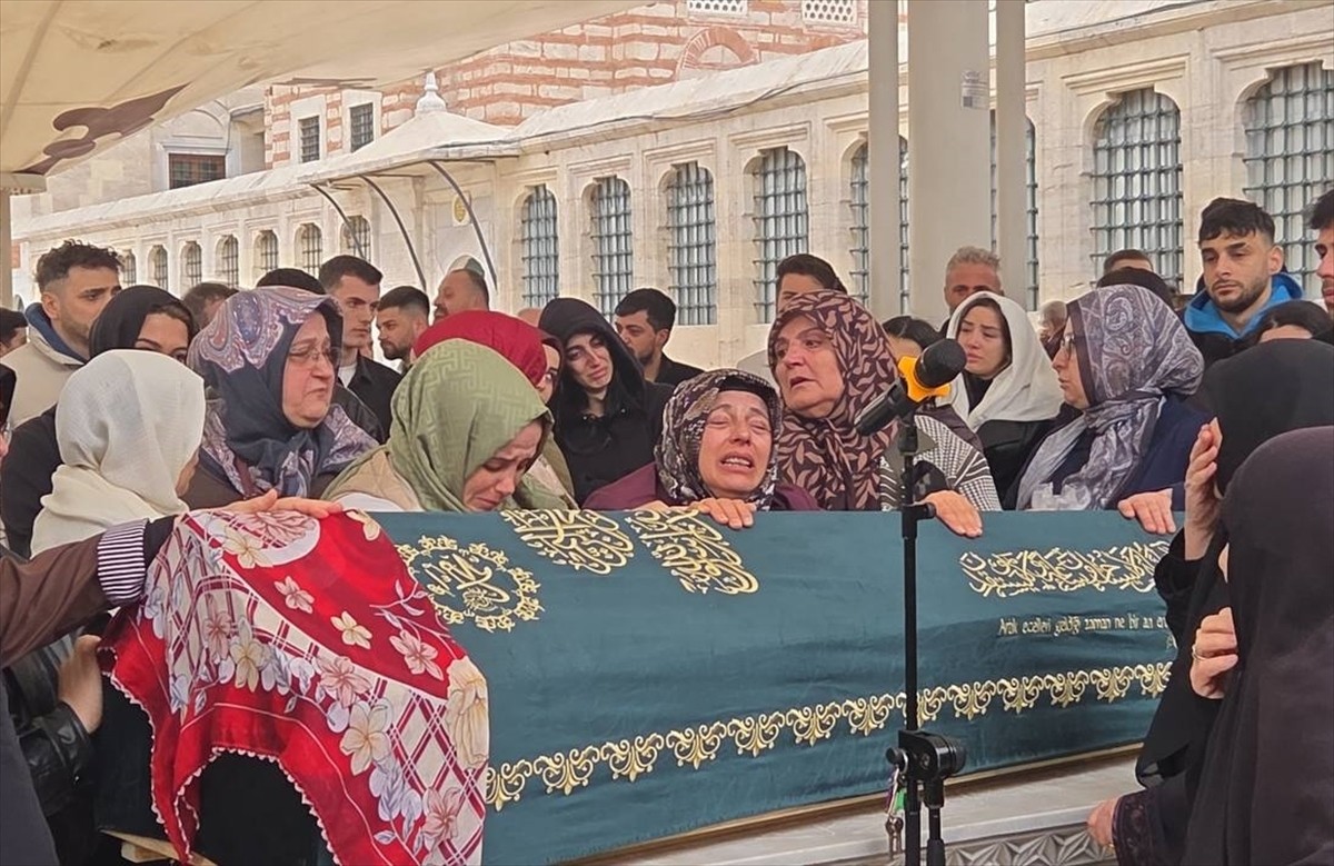 Fatih'te tartıştığı dizi oyuncusu arkadaşı tarafından bıçaklanarak öldürülen Elif Kırav'ın...