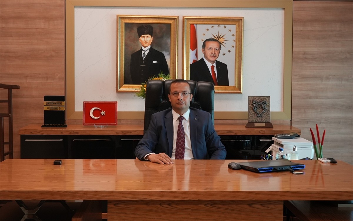 Galatasaraylı bazı eski futbolcular, Şırnak'ın Cizre ilçesinde gençlerle dostluk maçı yapacak....