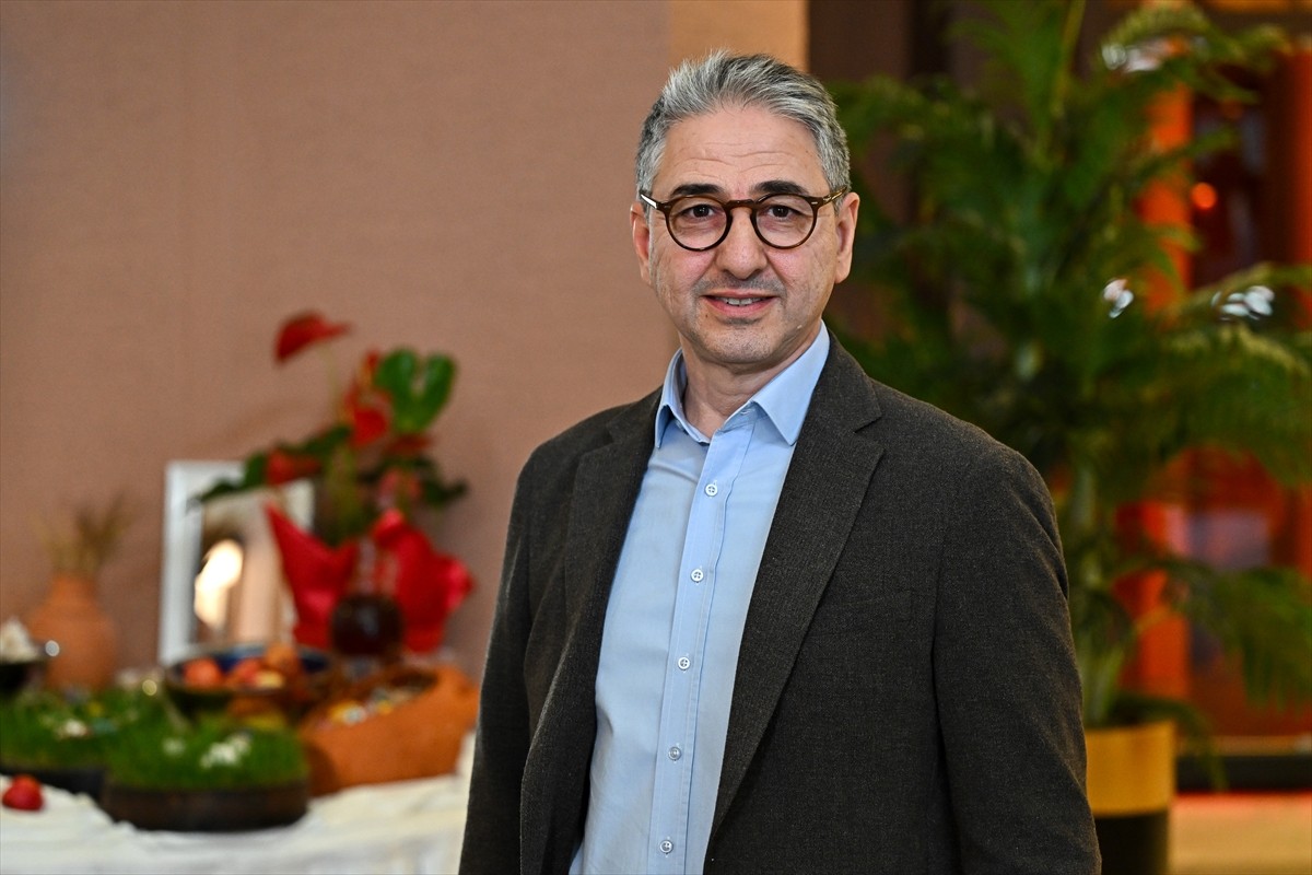 Giderek kutuplaşan bir ortamda diplomasinin rolünü ve temel ilkelerini yeniden tanımlama yolunda...