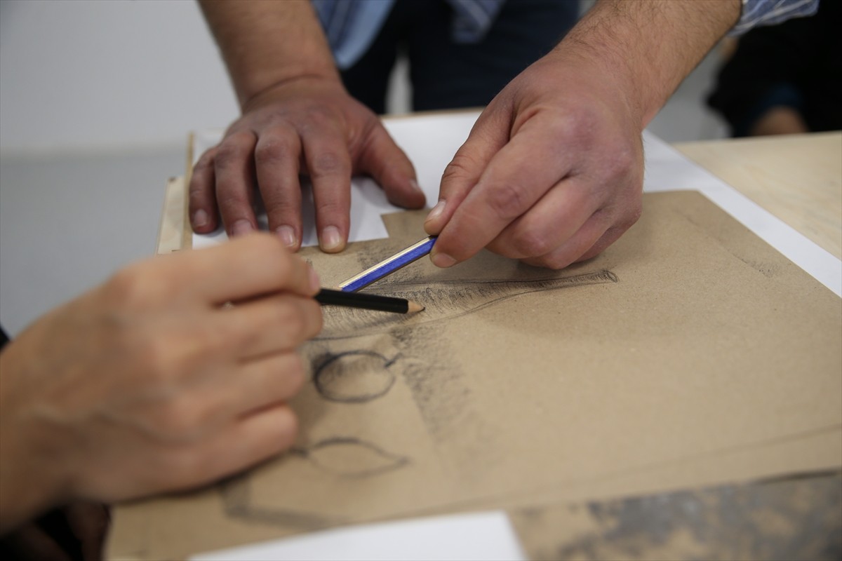 Hatay'da 6 Şubat 2023'teki depremlerin ardından hizmete açılan Defne Devlet Hastanesi'nde İl Milli...