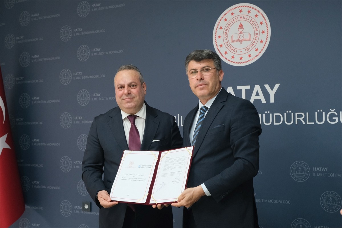 Hatay'da, robotik yarışmasına katılacak lise öğrencilerinin eğitimine destek amacıyla protokol...