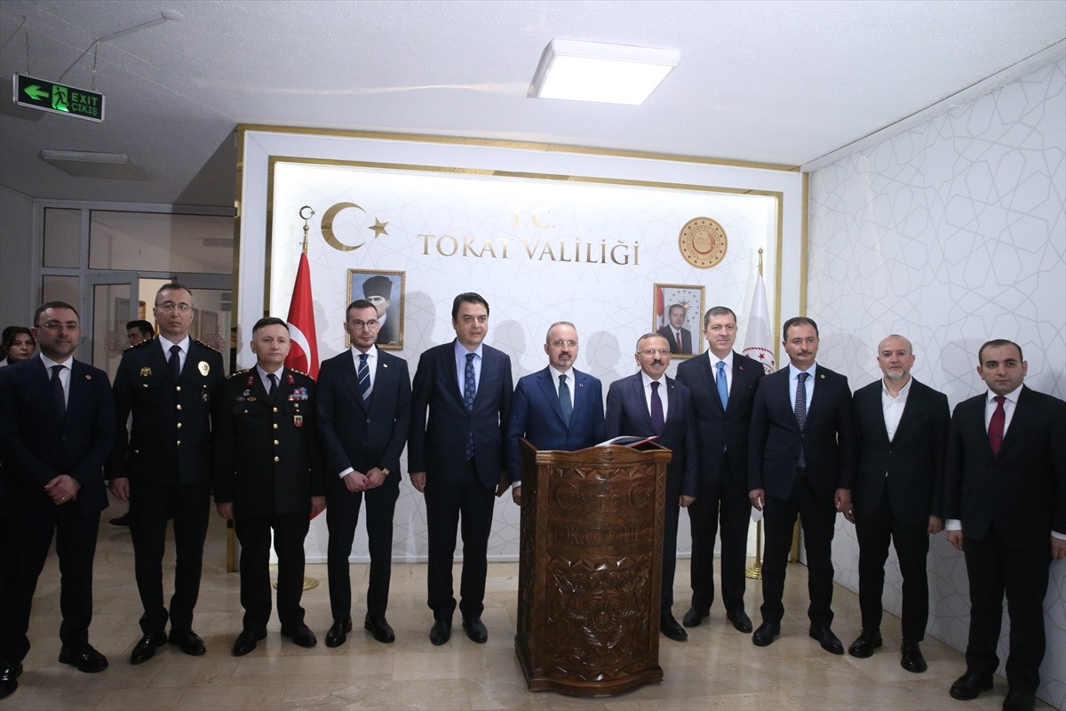 İçişleri Bakan Yardımcısı Bülent Turan, Tokat Valisi Abdullah Köklü'yü ziyaret etti.