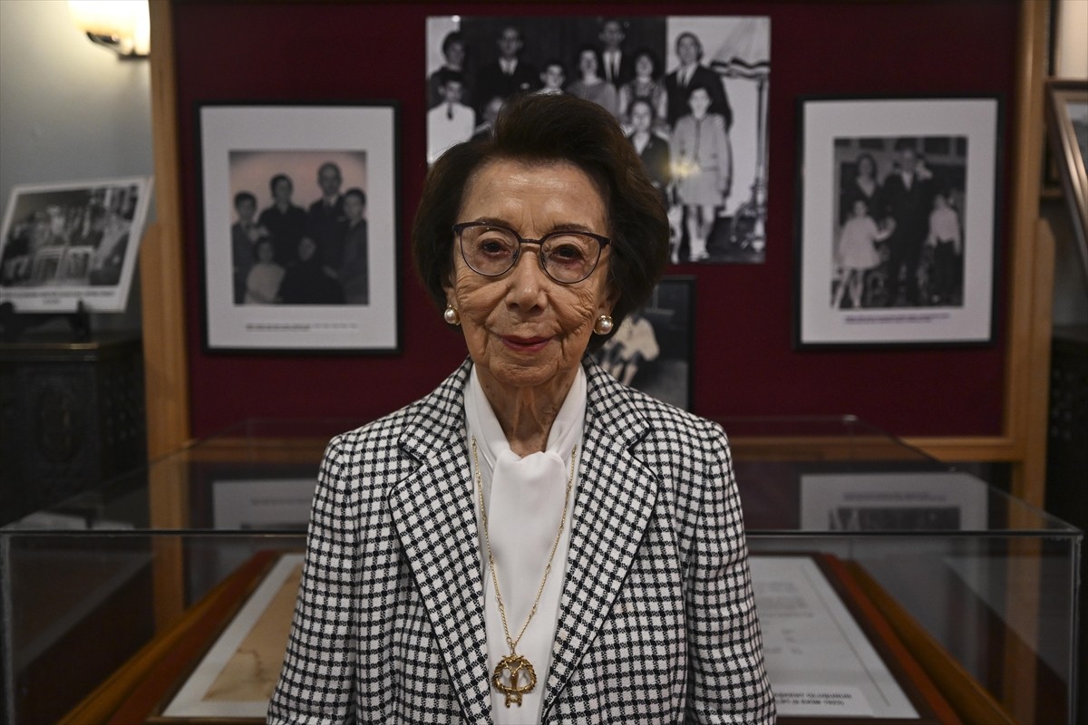 İnönü Vakfı tarafından, 2. Cumhurbaşkanı İsmet İnönü'nün evi Pembe Köşk’te fotoğraf, belge ve obje...
