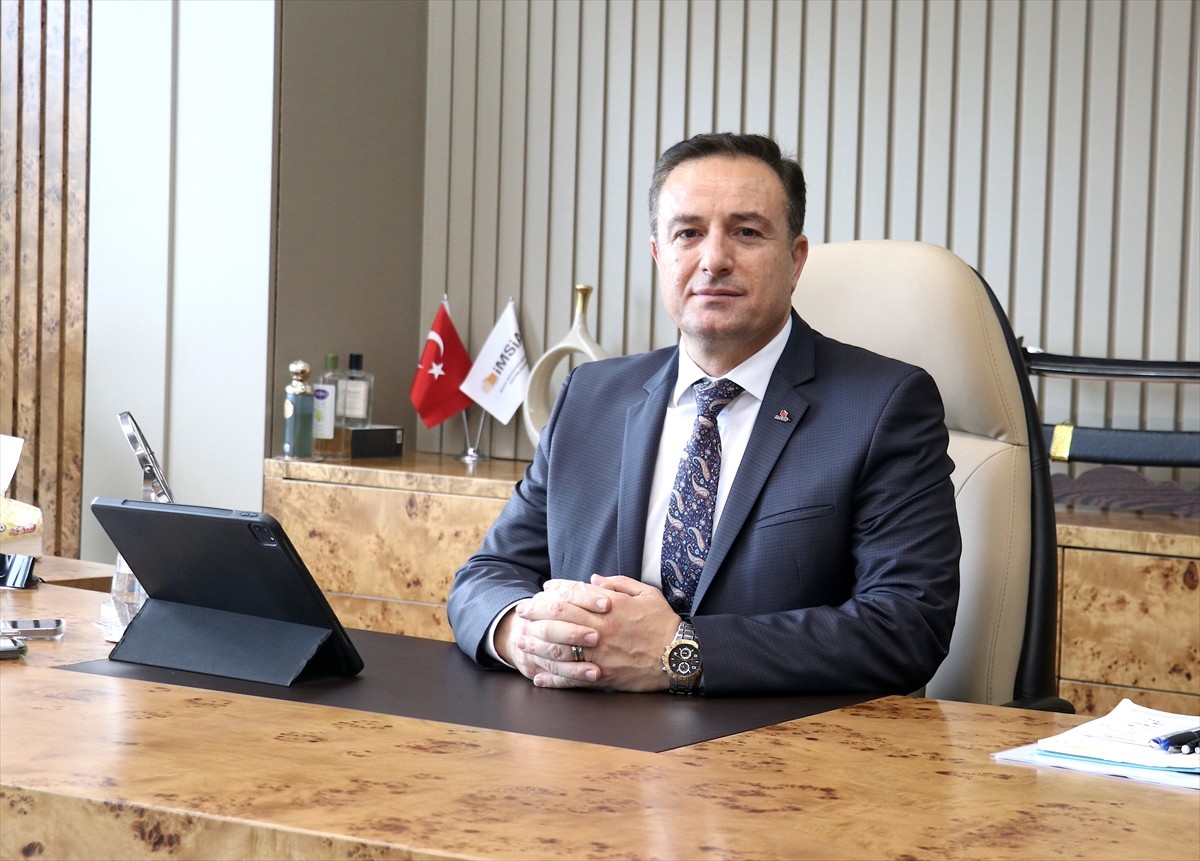 İnşaat Müteahhitleri Sanayicileri İş İnsanları Federasyonu (İMSİFED) Yönetim Kurulu Başkanı Şeref...