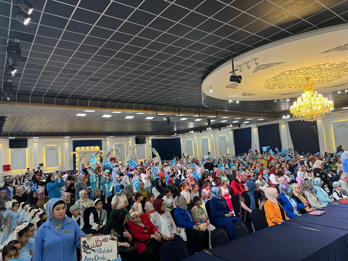 Irak'ın Kerkük kentinde Türkçe eğitim veren anaokulu, ilkokul ve ortaokullarda 23 Nisan Ulusal...