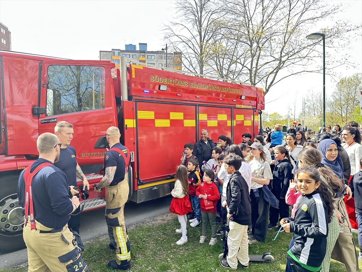 İsveç'in başkenti Stockholm'de Botkyrka Türk Kültür Derneği 23 Nisan Ulusal Egemenlik ve Çocuk...