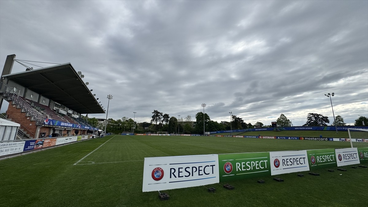 İsviçre'nin Nyon kentinde, UEFA Gençlik Ligi'nde yarı final ve final maçlarının oynanacağı 860...