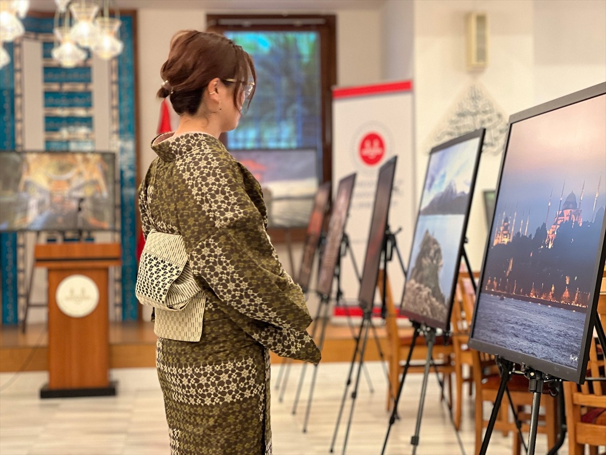 Japonya'nın başkenti Tokyo'da bulunan Tokyo Cami ve Diyanet Türk Kültür Merkezi'nde "Gizem Dolu...