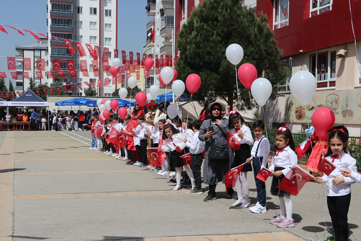 Kahramanmaraş’ta 23 Nisan Ulusal Egemenlik ve Çocuk Bayramı dolayısıyla Trabzon Caddesindeki eski...