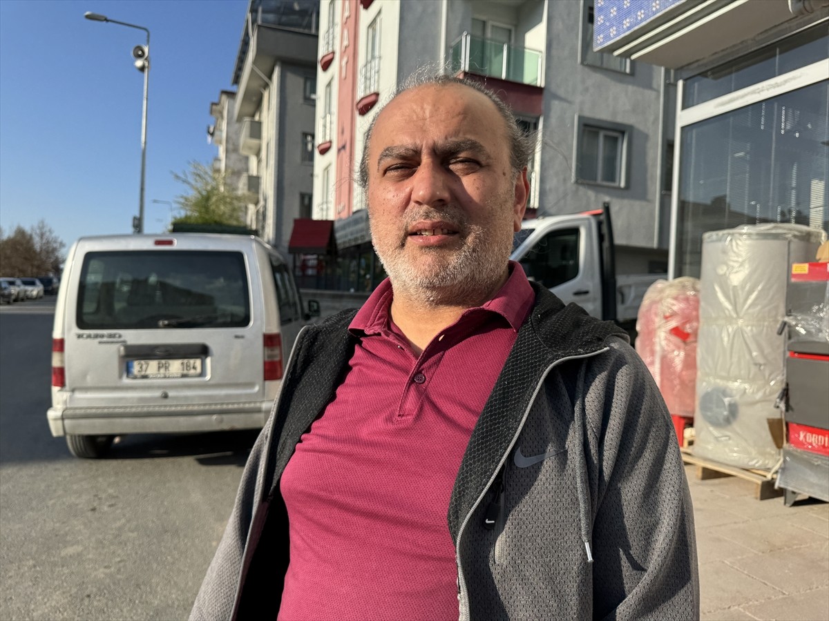 Kastamonu'da bir evde cesedi bulunan hamile kadının gözaltına alınan kocası tutuklandı. Binanın...