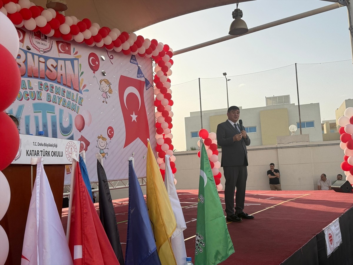 Katar'ın başkenti Doha'daki Katar Türk Okulu'nda düzenlenen etkinlikle "23 Nisan Ulusal Egemenlik...