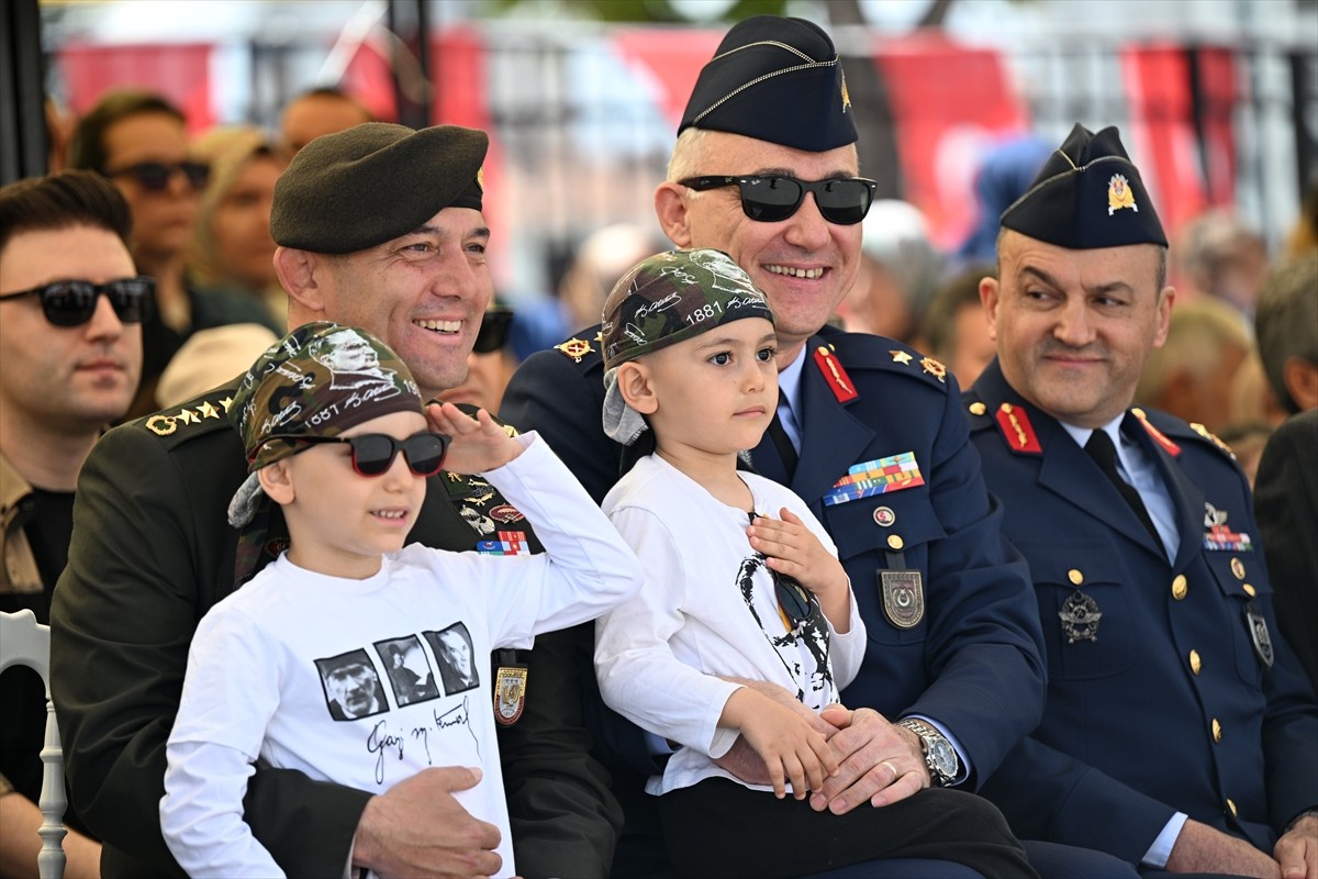 Kayseri'de 23 Nisan Ulusal Egemenlik ve Çocuk Bayramı dolayısıyla Osman Ulubaş Sümer Ortaokulu'nda...