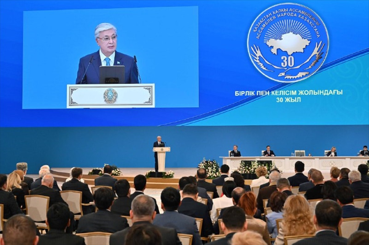 Kazakistan Cumhurbaşkanı Kasım Cömert Tokayev, Astana'da Kazakistan Halk Asamblesi'nin kuruluşunun...