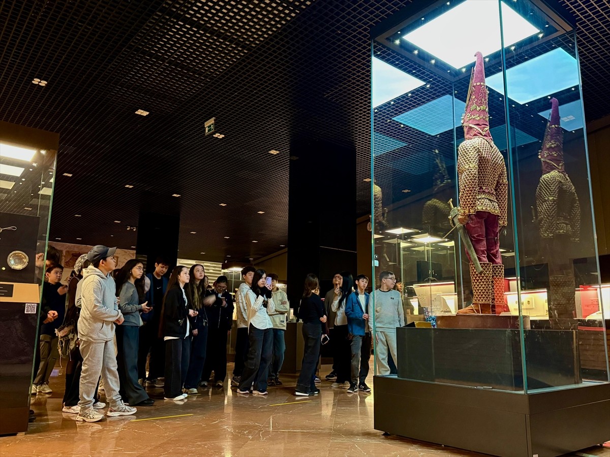 Kazakistan Milli Müzesi, sergilenen 220 bini aşkın tarihi eseriyle ziyaretçilerine ülkenin köklü...