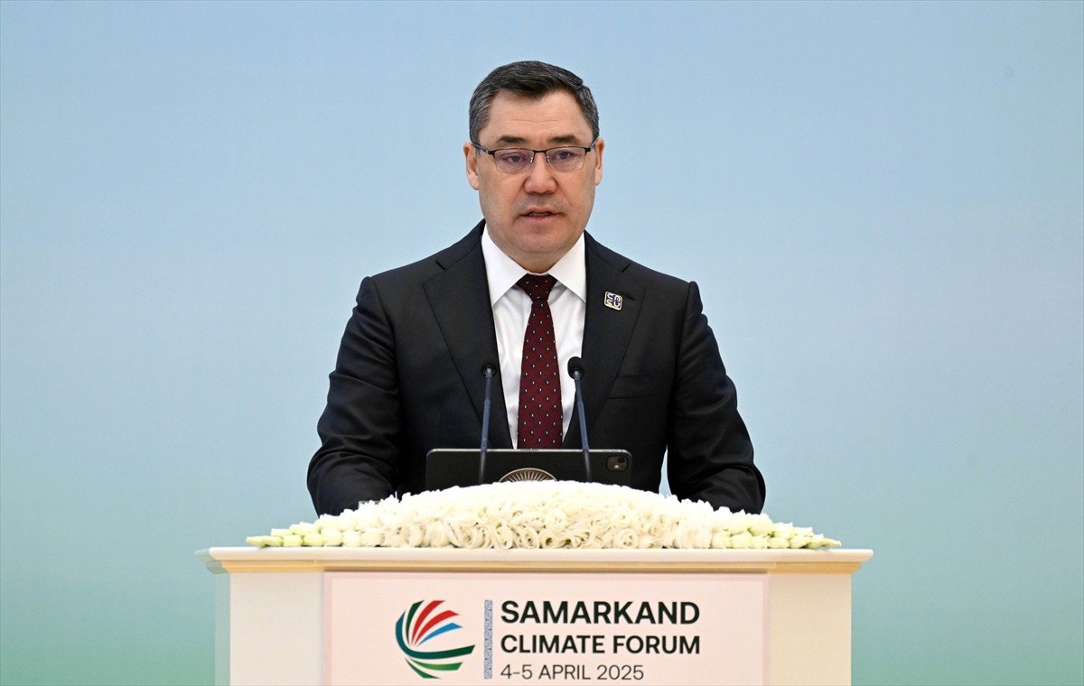 Kırgızistan Cumhurbaşkanı Sadır Caparov, Özbekistan'ın Semerkant şehrinde düzenlenen "Küresel...