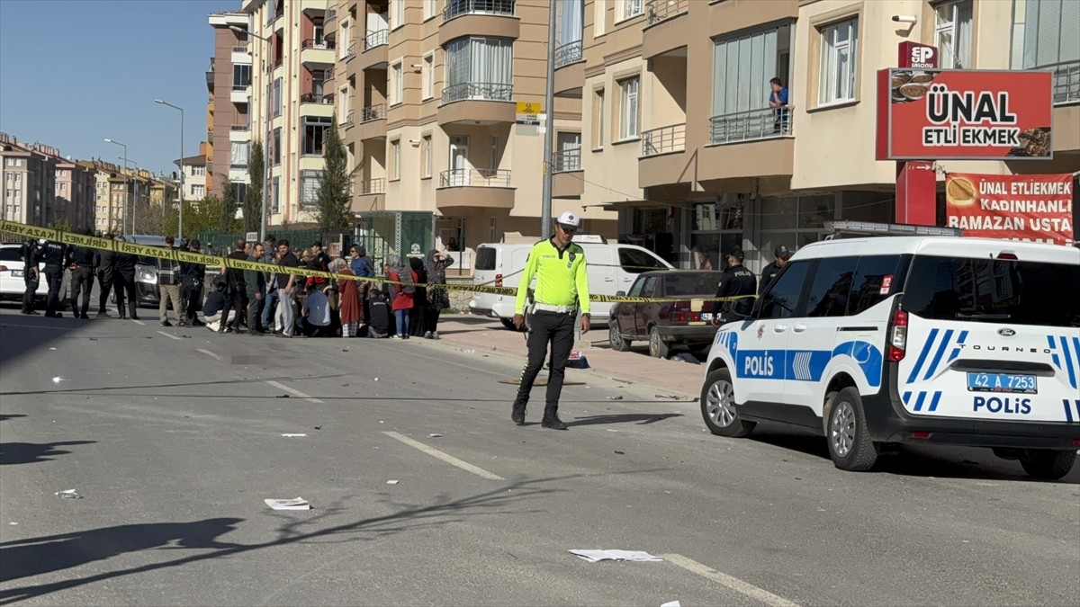 Konya'nın Karatay ilçesinde, otomobilin çarptığı 2 çocuktan biri hayatını kaybetti, diğeri ağır...