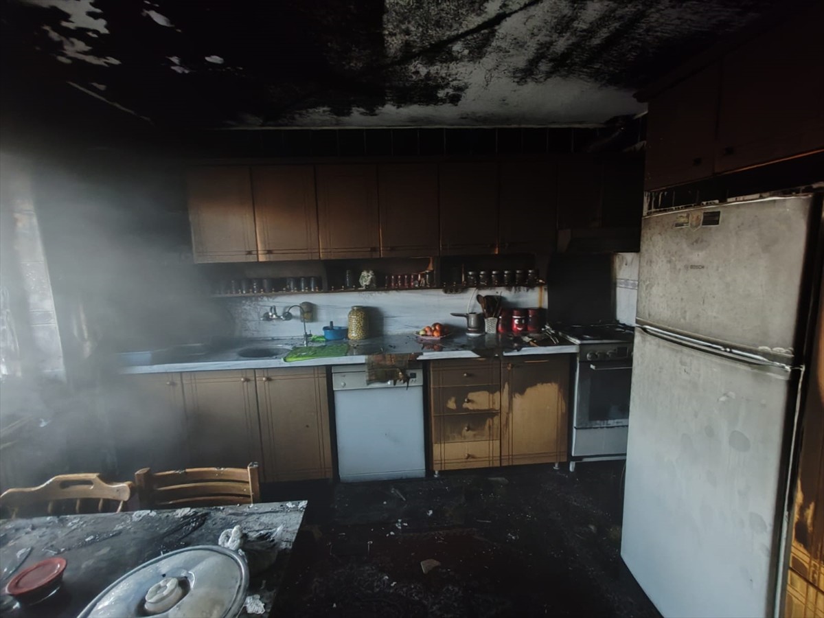 Konya’nın Seydişehir ilçesinde eski eşini ve komşu çifti darbettikten sonra evi ateşe veren...