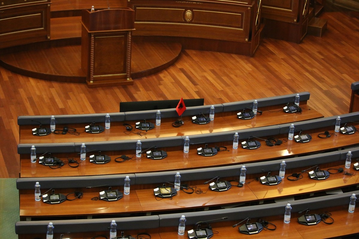 Kosova'da 9 Şubat'taki genel seçimin ardından meclis başkanını belirlemek için yapılan beşinci tur...