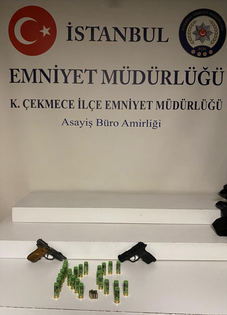 Küçükçekmece'de kumar borcu dolayısıyla tehdit edilen kişinin babasına yönelik silahlı saldırı...