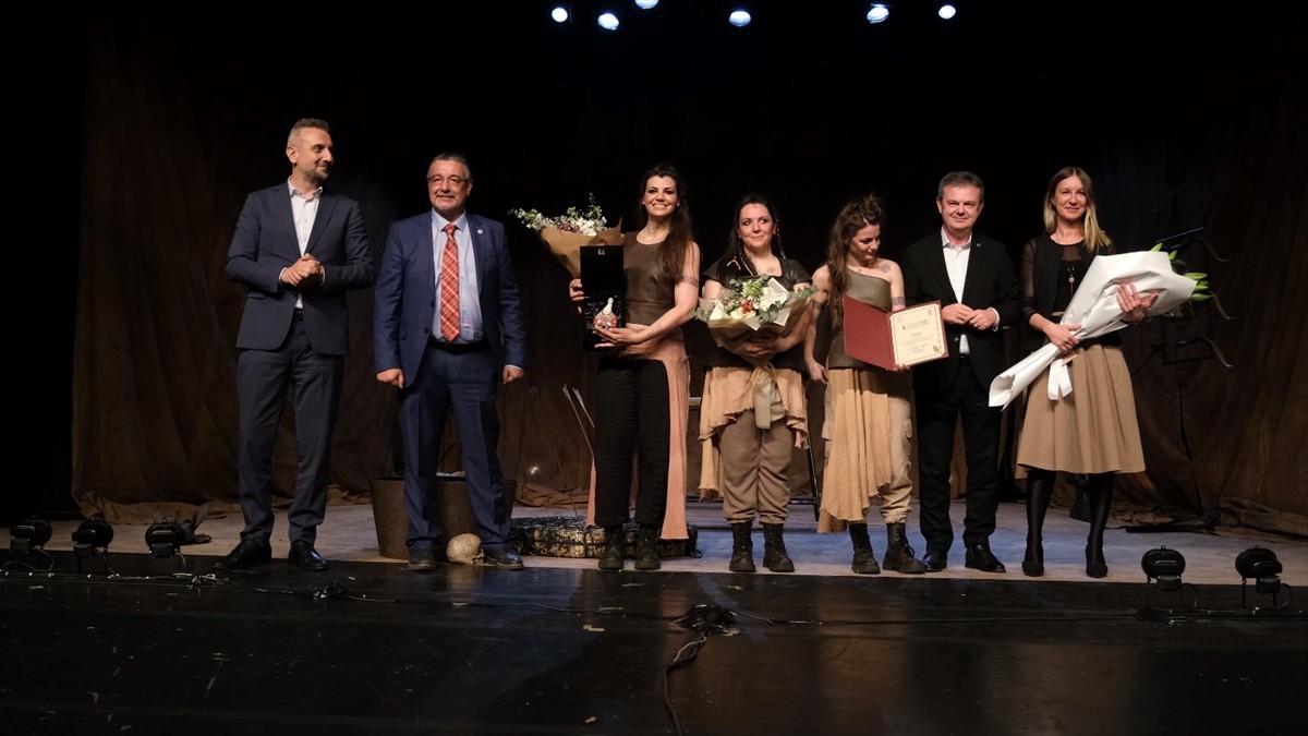 Kültür ve Turizm Bakanlığı Devlet Tiyatroları Genel Müdürlüğü'nce bu yıl 12'ncisi düzenlenen...