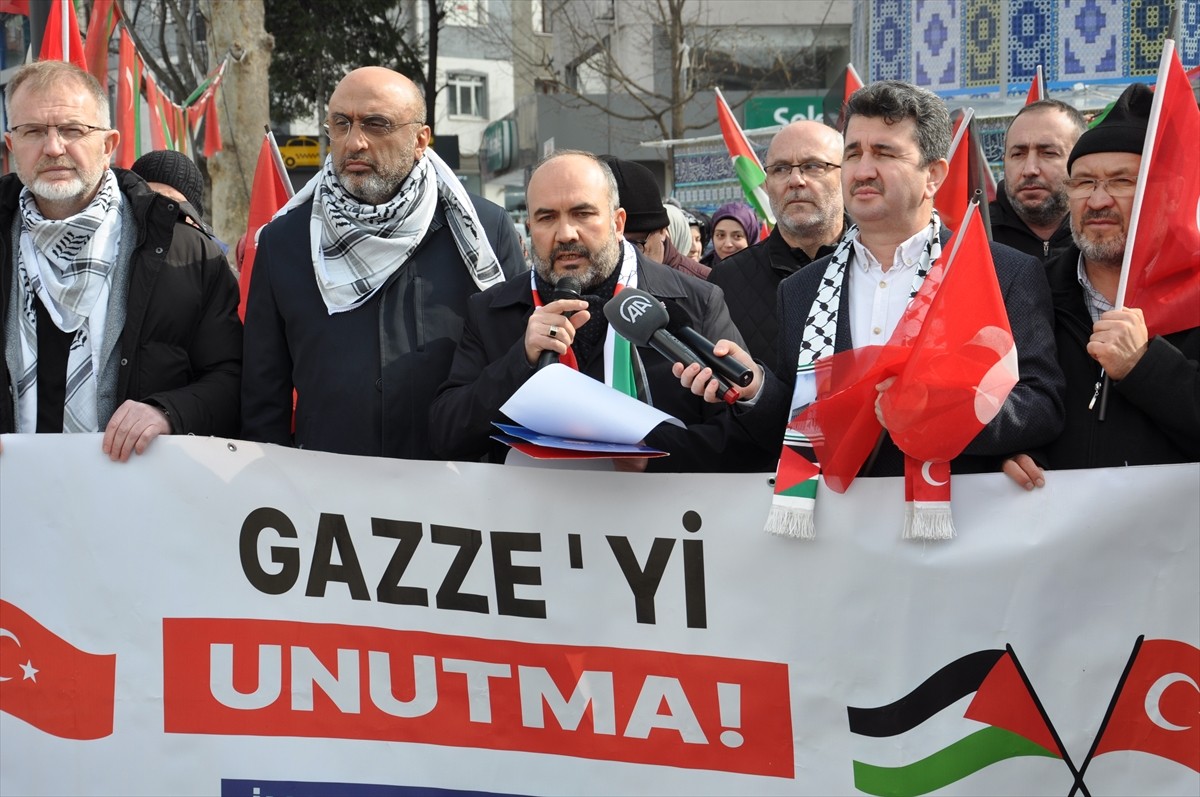 Kütahya’da, İsrail'in Gazze'ye yönelik saldırılarına karşı protesto düzenlendi. Sivil toplum...